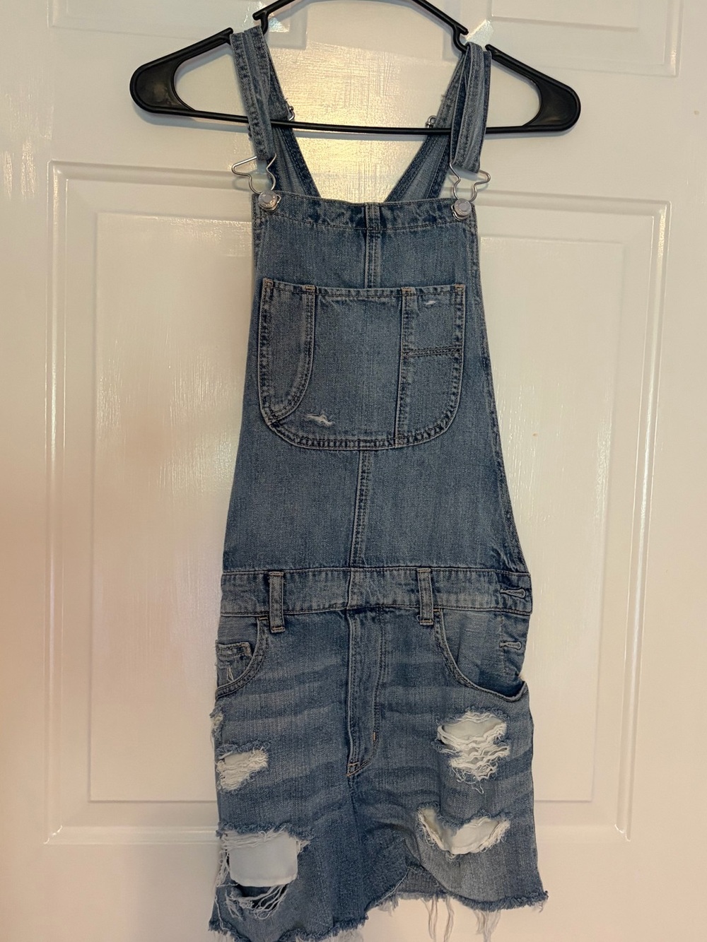 American Eagle Outfitters Blue Distressed Denim Shortall Overalls size MEDIUM